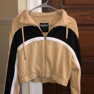 pale yellow hollister sweatshirt